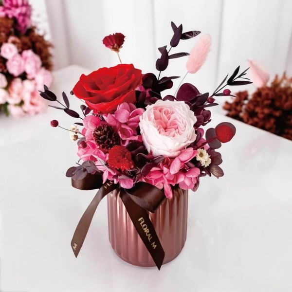 【Floral M】凡爾賽花園永生花禮 （贈送5ml香氛油）免運 永生花禮, 永生花玫瑰, 凡爾賽花園永生花禮, 生日禮物花禮, 情人節禮物推薦, 玫瑰花禮送女友, 喬遷開幕花禮, Floral M永生花