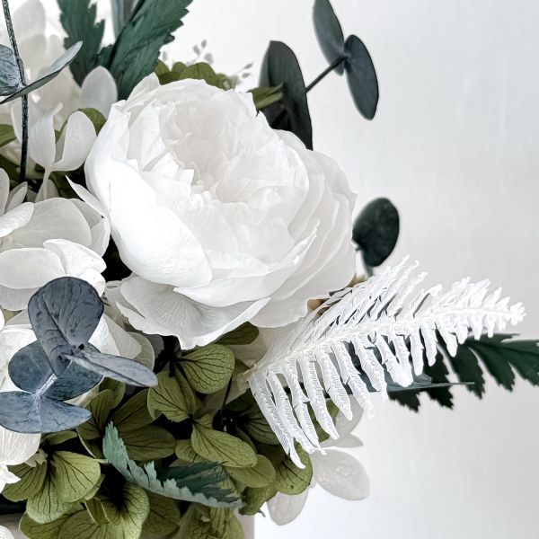 【Floral M】北歐艾拉綠野森林永生花禮 永生花,永生花禮盒,北歐風花藝,森林系花禮,綠色系花束,文青風花禮,療癒系居家佈置,自然風桌花擺設,北歐花藝,森林風擺設,情人節花禮推薦,生日花禮推薦,母親節花束禮盒,聖誕節桌花禮物,喬遷送禮,質感花禮,浪漫節日送禮,表達心意花禮