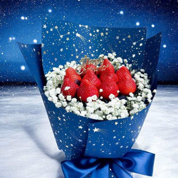 【聖誕限定】聖誕幻想曲草莓花束禮盒 聖誕花束,草莓花束,聖誕禮物,聖誕節交換禮物,聖誕限定禮盒,冬季限定禮物,送女友禮物,送老婆驚喜,花束,草莓禮盒,聖誕節驚喜,網美花束