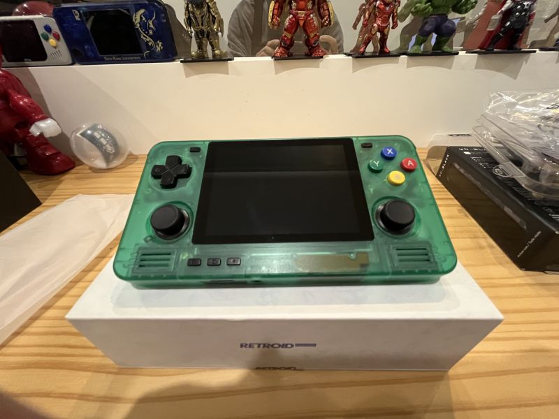 里歐街機 二手商品出清  Retroid Pocket 2S 可充電 原價5980 