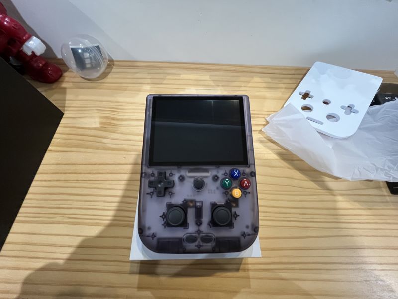 里歐街機 二手商品出清  RG405V 掌機 可充電 原價6280 