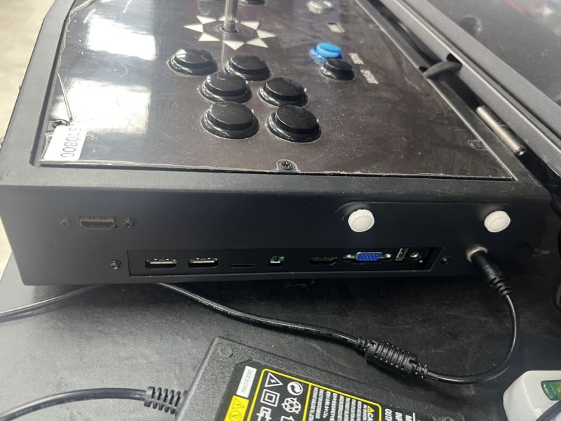里歐街機 二手商品出清  18.5吋3DWPRO單人手提箱 可充電 原價10800 