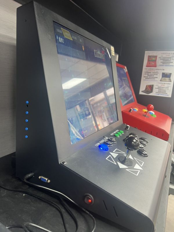 里歐街機  二手商品出清  17吋黑金鋼 單人機台 原價6980 