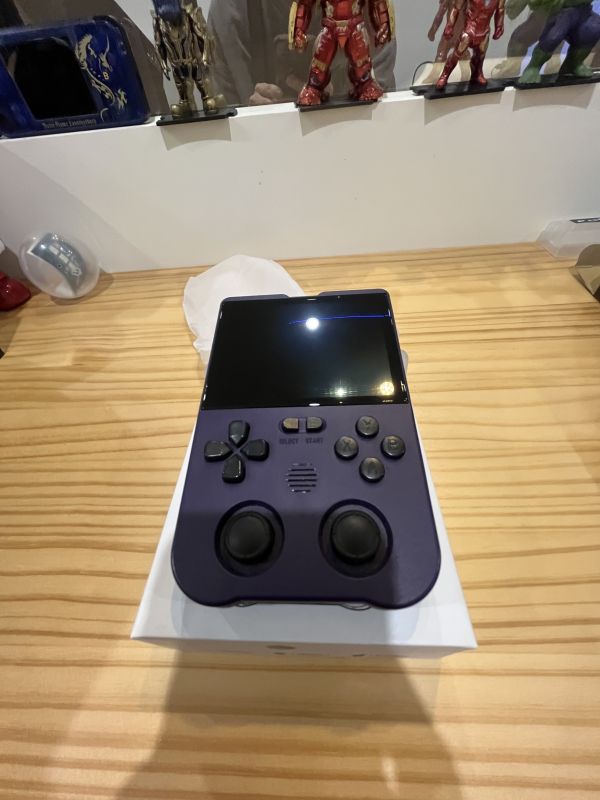 里歐街機 二手商品出清  XU10 掌機 可充電 原價2980 