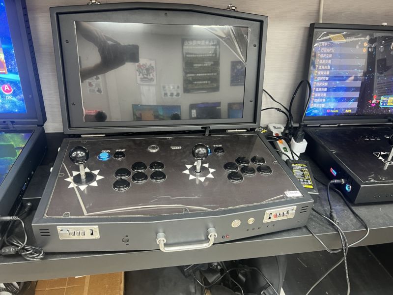 里歐街機 二手商品出清  18.5吋3DWPRO單人手提箱 可充電 原價10800 