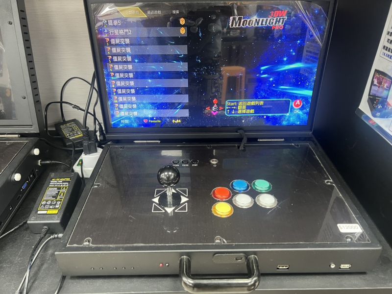 里歐街機 二手商品出清  19吋3DWPRO單人手提箱 可充電 原價12000 