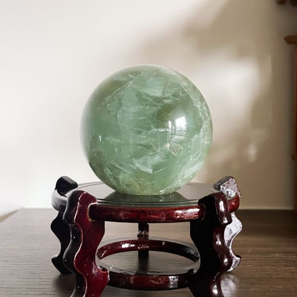 漸層美淺綠螢石球 - 9.8 cm 