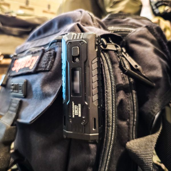 新品現貨｜NITECORE【EDC37戰術手電筒】 NITECORE,EDC37,高亮手電筒,戰術手電筒,破窗手電筒,8000流明,超高光強,玻璃擊破,隨身戰術燈,旗艦級EDC