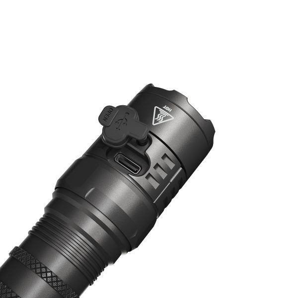 新手推薦｜NITECORE【P23i手電筒 學弟的首選】 ott,ottgear,nitecore,手電筒,戰術手電筒,勤務裝備,勤務手電筒,強光手電筒,爆閃,爆閃手電筒,閃爍,攻擊頭,玻璃擊破器