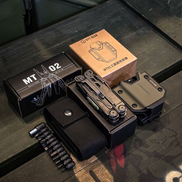 贈品｜MT02 多功能工具鉗（顏色隨機） 