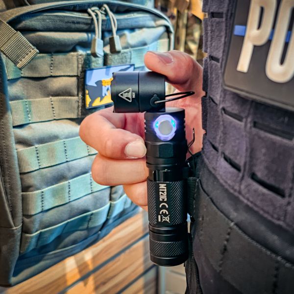 現貨｜Nitecore【MT21C緊緻型轉角手電筒】 ott,ottgear,nitecore,手電筒,戰術手電筒,勤務裝備,勤務手電筒,強光手電筒,多功能手電筒,轉角燈,直角燈,工作燈,旋轉燈,磁鐵固定,磁鐵吸附