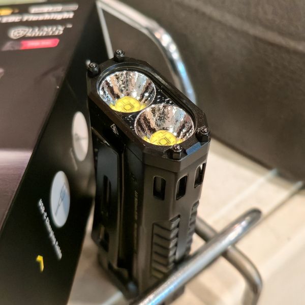 新品現貨｜NITECORE【EDC37戰術手電筒】 NITECORE,EDC37,高亮手電筒,戰術手電筒,破窗手電筒,8000流明,超高光強,玻璃擊破,隨身戰術燈,旗艦級EDC
