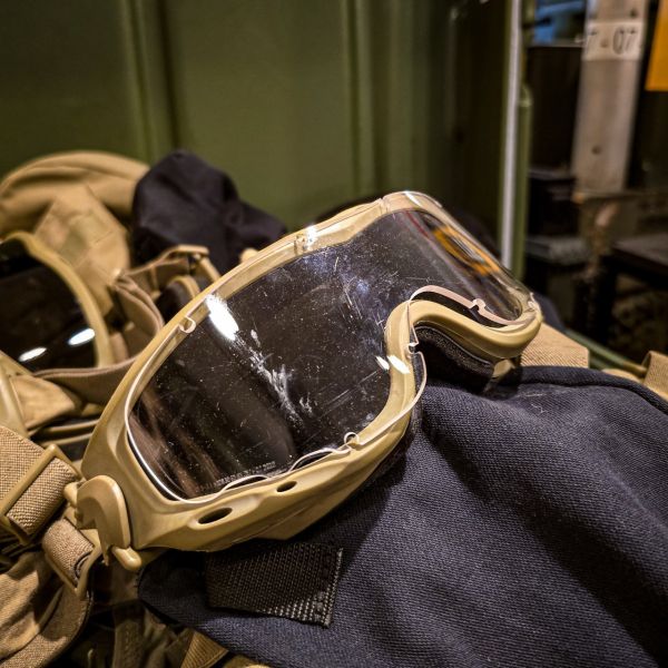 現貨｜OTT【美軍公發 退役品 Wiley X APEL SPEAR 護目風鏡】 OTT,OTTGear,二手軍品,美軍公發,emi燈,軍規工作燈,露營燈,軍品收藏,美軍收藏,Wiley X SPEAR護目鏡,Wiley X SPEAR APEL版,SPEAR護目鏡推薦,SPEAR護目鏡哪裡買,APEL認證護目鏡,美國軍用護目鏡,美軍APEL護目鏡,戰術護目鏡推薦,城市戰護目鏡,戰場用護目鏡,特戰部隊護目鏡,防塵防爆護目鏡,軍品收藏護目鏡
