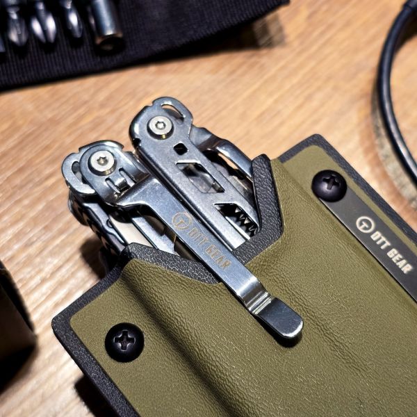 新手推薦｜OTT【MT02工具鉗 一起成為有鉗人】 OTT工具鉗,MT01工具鉗,MT02工具鉗,多功能工具鉗,EDC工具鉗,戰術工具鉗,14C28不鏽鋼,黑色石洗工具鉗,高CP值工具鉗,隨身工具組