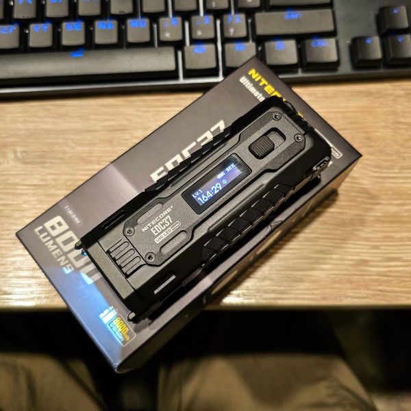 新品現貨｜NITECORE【EDC37戰術手電筒】 NITECORE,EDC37,高亮手電筒,戰術手電筒,破窗手電筒,8000流明,超高光強,玻璃擊破,隨身戰術燈,旗艦級EDC