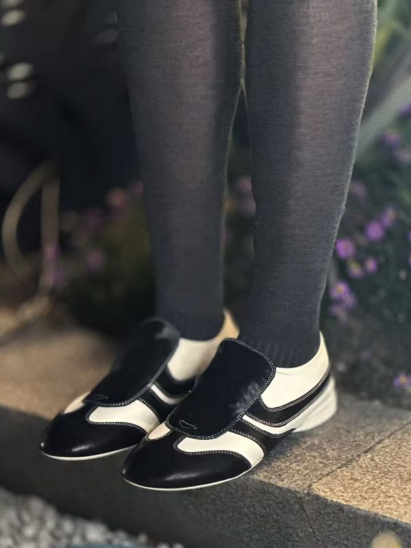流線拼接休閒皮鞋 流行女裝服飾,上班族, 矮跟鞋,真皮鞋,休閒鞋款,尖頭鞋,拼接,皮鞋,樂福鞋