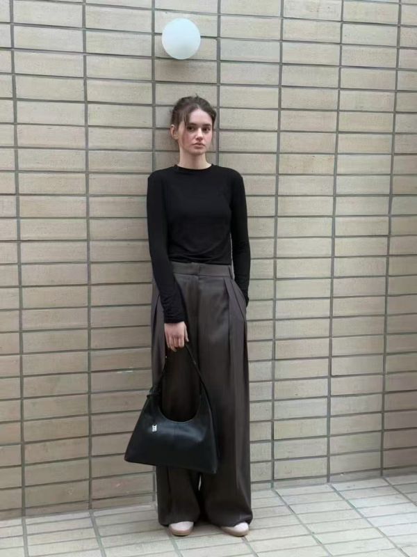 雙褶全長闊腿西褲 日韓女裝,流行女裝,極簡,全長,中性,上班族,時尚,打褶褲,長褲,帥氣,西裝褲,光澤質感,現代風格,辦公室風格,套裝