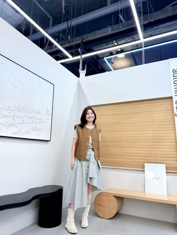 反絨合釦背心 韓流行女裝,設計師女裝,女裝,空軍,夾克,秋冬,繭型,狩獵夾克,仿皮衣,單品,麂皮背心,短背心,反絨,粗礦