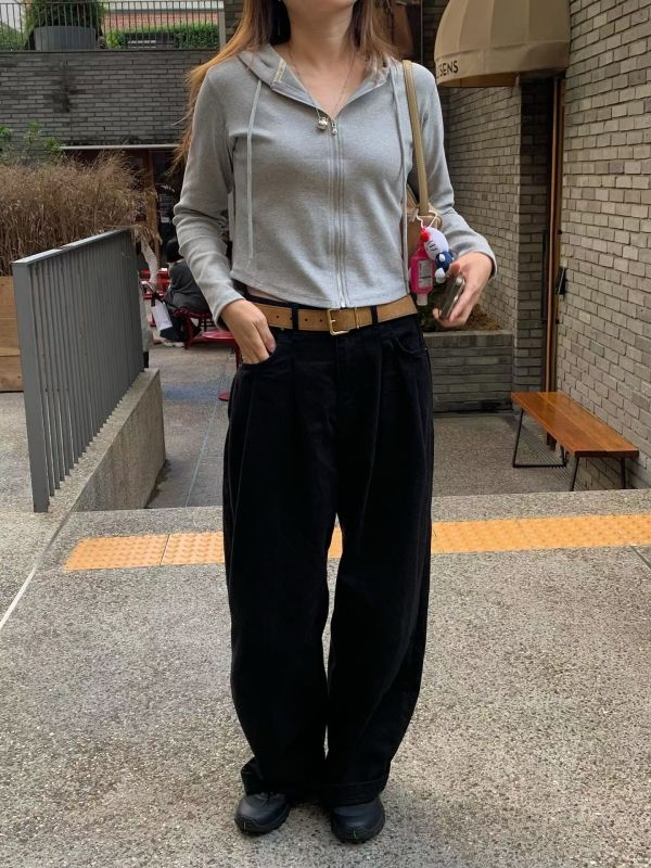 連帽棉衫短外套 流行女裝,日韓女裝,連帽Ｔ,合身短版,棉質外套,拉鏈夾克,連帽拉鍊外套,休閒,tshirt