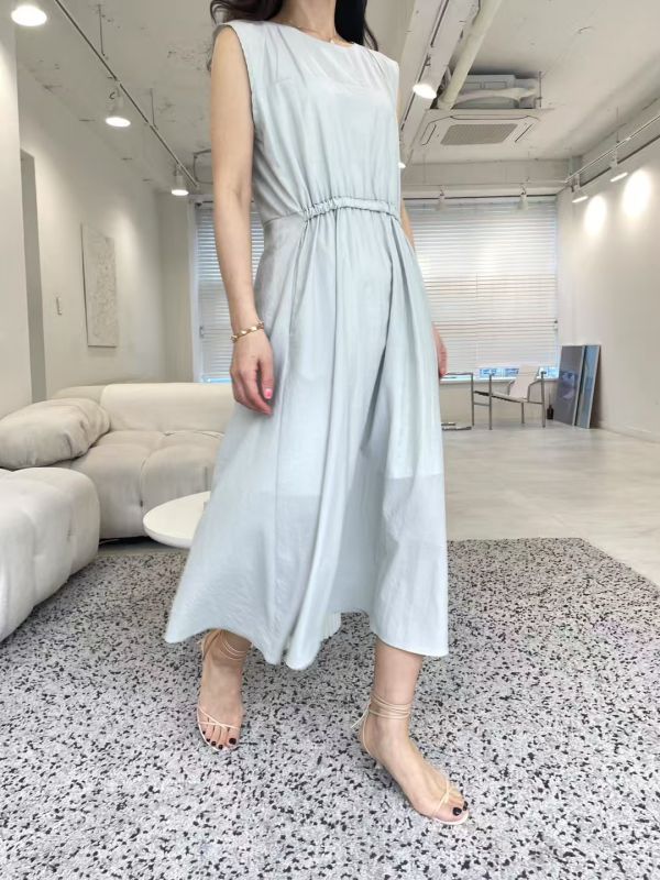 腰部彈性抽皺洋裝 韓流行女裝,設計師女裝,女裝,洋裝,休閒洋裝,夏季洋裝,單品,無袖洋裝,高腰,涼感素材,明亮色,腰身