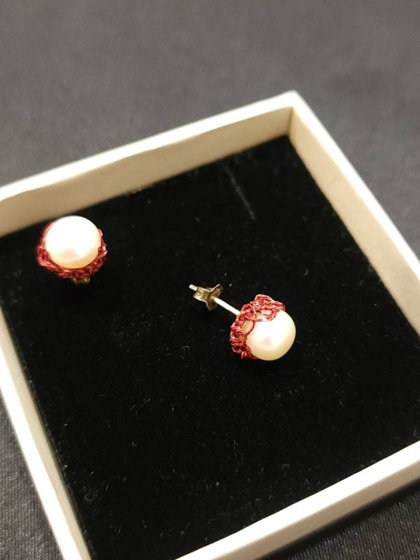 花苞珍珠耳環 流行飾品,上班族, 手作飾品,耳環,飾品,小耳環,單顆珍珠,花苞,編織飾品,手工飾品