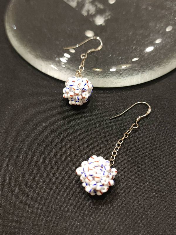 球花垂吊耳環 流行飾品,上班族, 手作飾品,耳環,飾品,耳墜,球花,