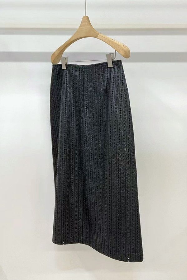 亮面仿皮刺繡裙 日系女裝,韓流行女裝,正式,直裙,刺繡,蕾絲裙,基本款,個性,皮裙,上班