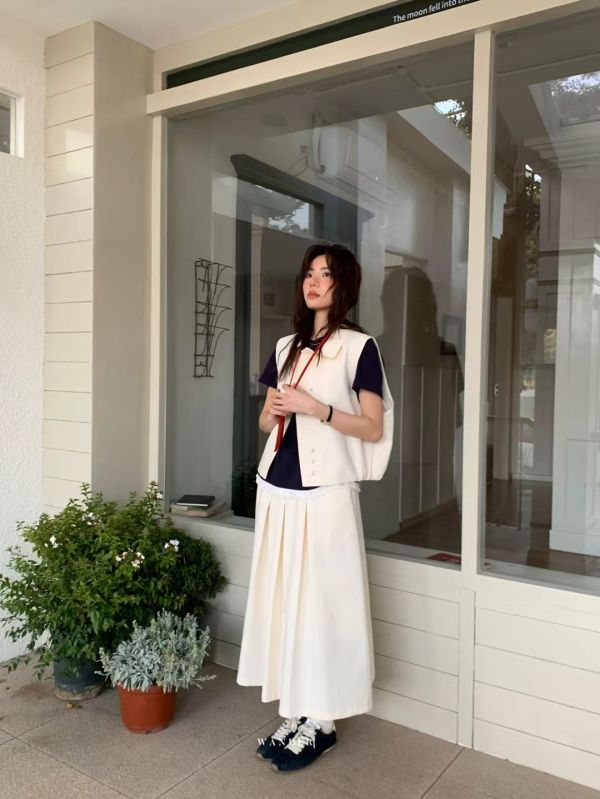 赫本翻領背心 韓流行女裝,設計師女裝,女裝,闊形上衣,白背心,春夏,繭型,經典,都會,單品,背心,赫本,復古,小香風,優雅