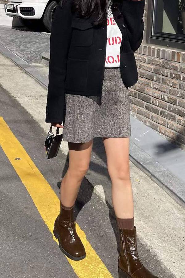 人紋毛料短裙 日系女裝,韓流行女裝,短裙,小Ａ裙,毛料裙,圖紋,冬裝,細節,人字紋,迷你裙,基本款,實用,百搭