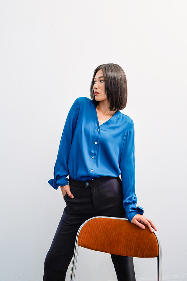 Ｖ領加厚真絲襯衫 流行女裝,襯衫,軟布,絲質襯衫,基本型,蝴蝶結,上班族,光澤,優雅,奶油白,知性,氣質