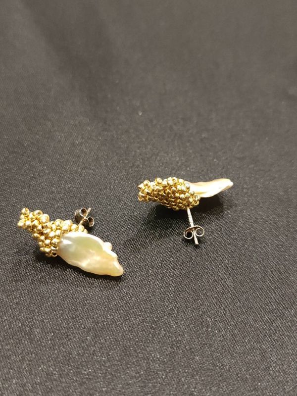 長耳朵耳環 流行飾品,上班族, 手作飾品,耳環,飾品,耳墜,耳朵,兔子,編織飾品,玻璃飾品,淡水珍珠