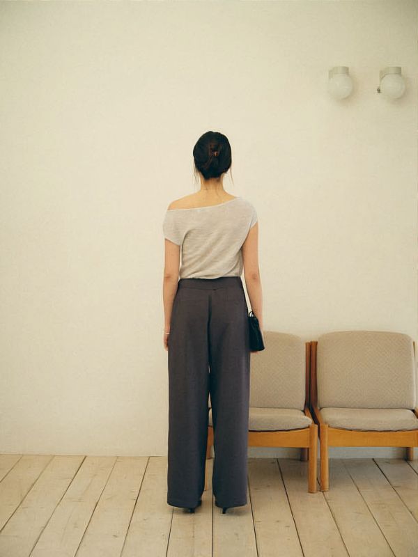 斜肩針織上衣 韓流行女裝,設計師女裝,女裝,一字領,棉織,無袖上衣,單品,蓋袖上衣,裸肩上衣,露肩,極簡,廂型,歐美風,短上衣