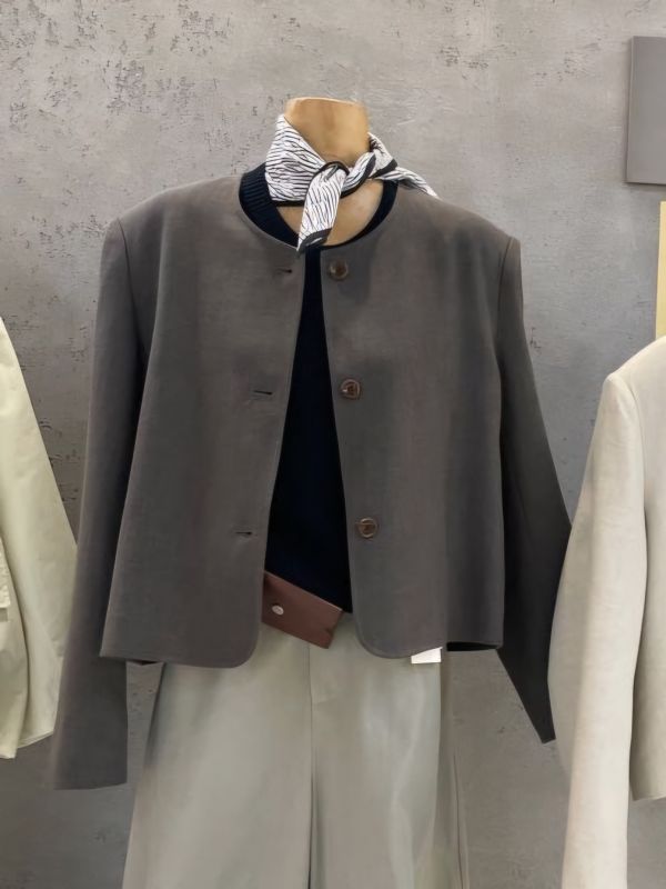 圓領單排西裝 日系,韓流行女裝,西裝,仿麻,夏季西裝,平織,外套,西裝外套,上班族,極簡,棉麻西裝,圓領外套,單排西裝,墊肩