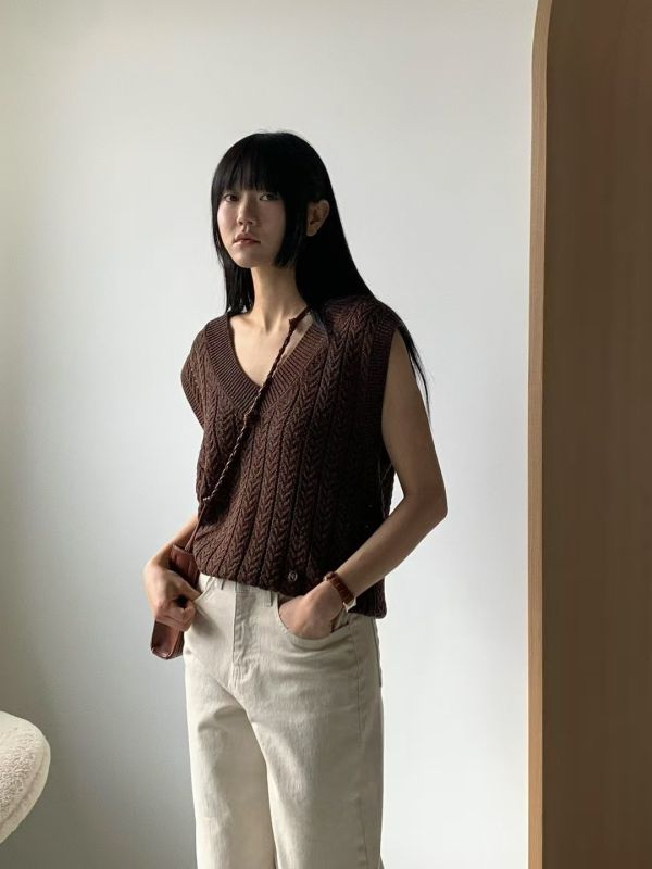 大Ｖ領針織衫 韓流行女裝,設計師女裝,女裝,針織上衣,背心,針織背心,無袖針織衫,深Ｖ領,咖啡色,復古,文青,實用,疊穿