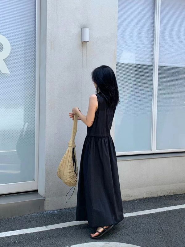 飾邊無袖洋裝 韓流行女裝,設計師女裝,女裝,洋裝,休閒洋裝,夏季洋裝,單品,洋裝,腰身,不易皺素材,經典色,腰身,無袖洋裝