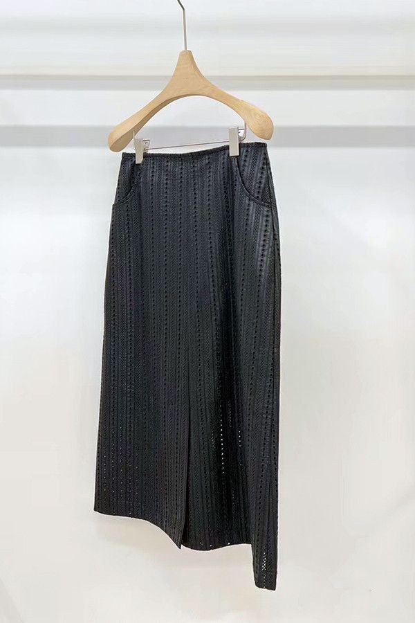 亮面仿皮刺繡裙 日系女裝,韓流行女裝,正式,直裙,刺繡,蕾絲裙,基本款,個性,皮裙,上班