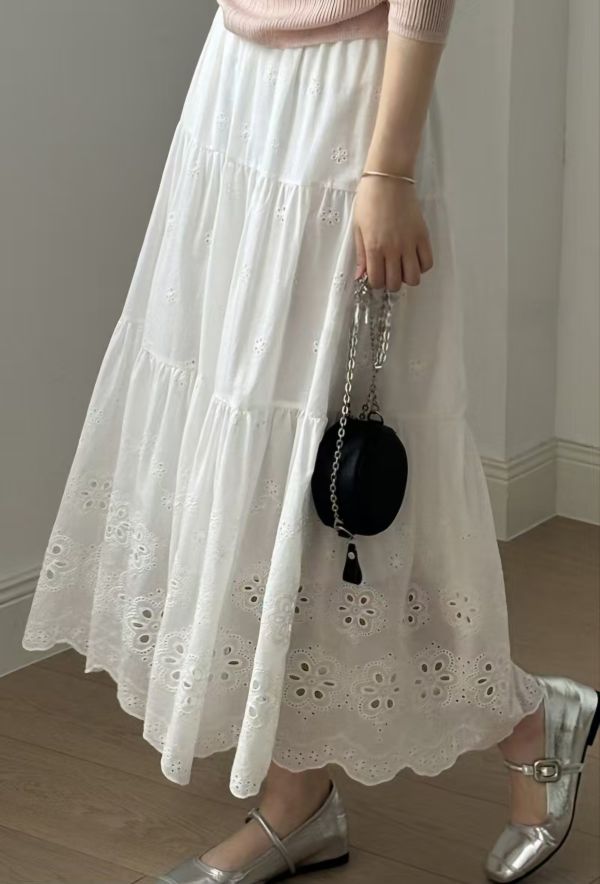 刺繡蕾絲蛋糕裙 韓流行女裝,日系女裝,女裝,寬鬆感,棉質,大人系,女人味,春夏長裙,蕾絲拼接,蛋糕裙,刺繡裙,白色長裙,蕾絲長裙,白色長裙,清爽感