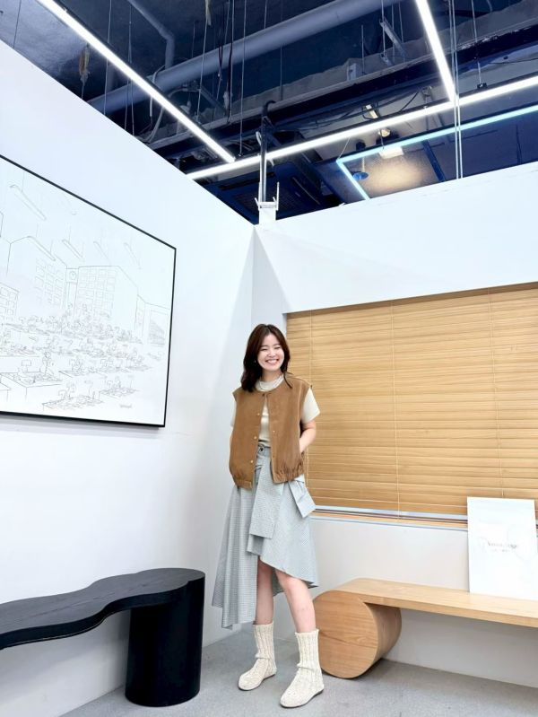 反絨合釦背心 韓流行女裝,設計師女裝,女裝,空軍,夾克,秋冬,繭型,狩獵夾克,仿皮衣,單品,麂皮背心,短背心,反絨,粗礦