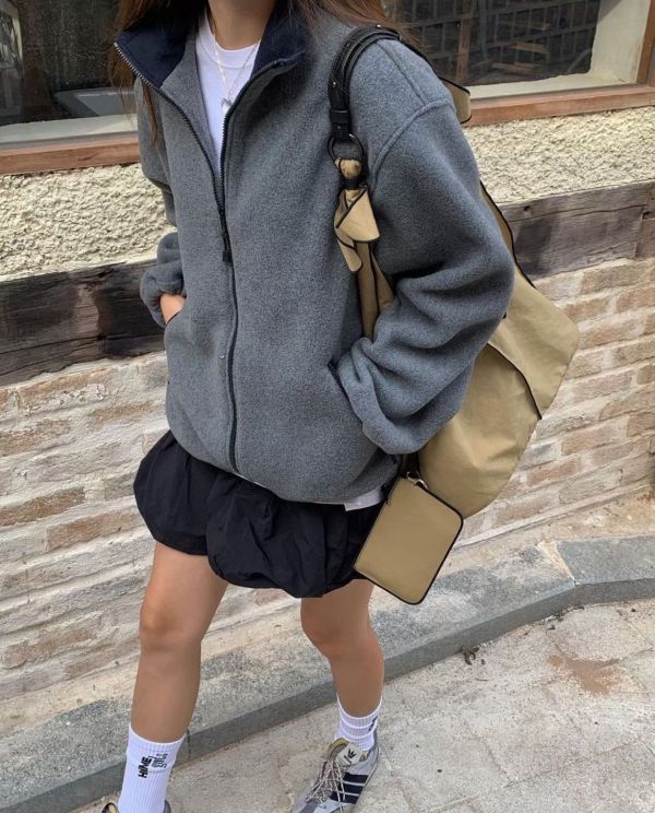 立領休閒外套 流行女裝,日韓女裝,連帽Ｔ,合身短版,棉質外套,拉鏈夾克,連帽拉鍊外套,休閒,tshirt