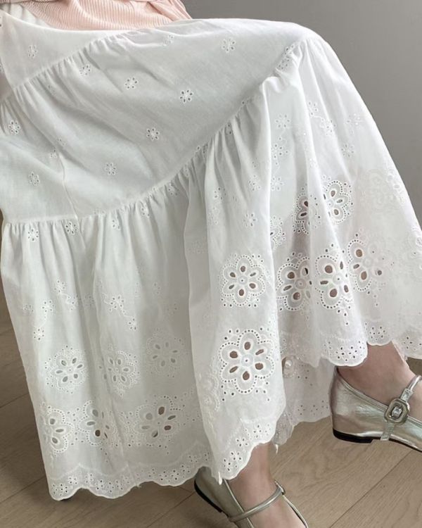 刺繡蕾絲蛋糕裙 韓流行女裝,日系女裝,女裝,寬鬆感,棉質,大人系,女人味,春夏長裙,蕾絲拼接,蛋糕裙,刺繡裙,白色長裙,蕾絲長裙,白色長裙,清爽感
