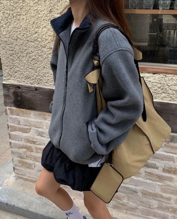 立領休閒外套 流行女裝,日韓女裝,連帽Ｔ,合身短版,棉質外套,拉鏈夾克,連帽拉鍊外套,休閒,tshirt