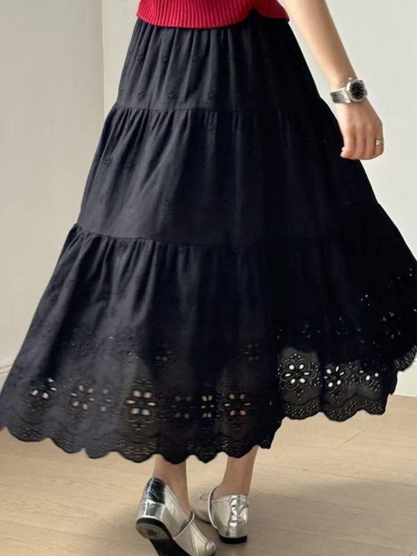 刺繡蕾絲蛋糕裙 韓流行女裝,日系女裝,女裝,寬鬆感,棉質,大人系,女人味,春夏長裙,蕾絲拼接,蛋糕裙,刺繡裙,白色長裙,蕾絲長裙,白色長裙,清爽感