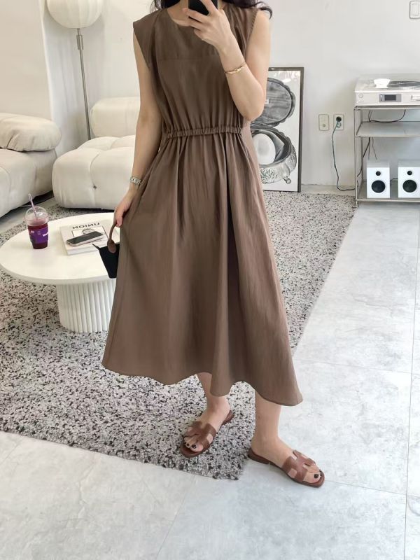 腰部彈性抽皺洋裝 韓流行女裝,設計師女裝,女裝,洋裝,休閒洋裝,夏季洋裝,單品,無袖洋裝,高腰,涼感素材,明亮色,腰身