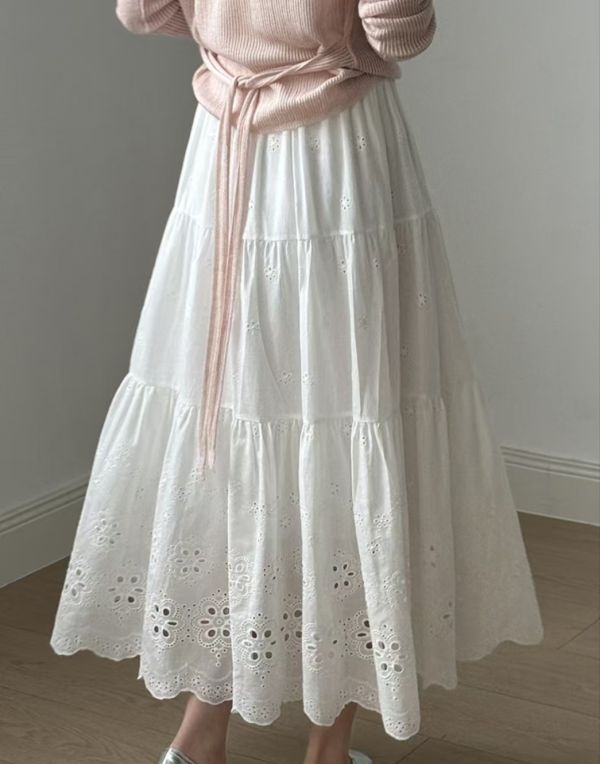 刺繡蕾絲蛋糕裙 韓流行女裝,日系女裝,女裝,寬鬆感,棉質,大人系,女人味,春夏長裙,蕾絲拼接,蛋糕裙,刺繡裙,白色長裙,蕾絲長裙,白色長裙,清爽感