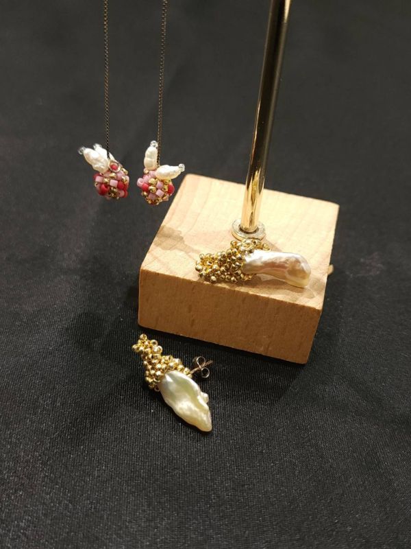 長耳朵耳環 流行飾品,上班族, 手作飾品,耳環,飾品,耳墜,耳朵,兔子,編織飾品,玻璃飾品,淡水珍珠