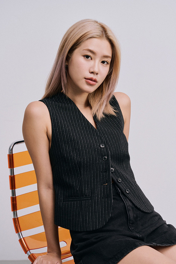 直條西裝背心 韓流行女裝,設計師女裝,女裝,西裝背心,層次穿搭,秋冬,窄版背心,合身,馬甲,經典條紋,正式,休閒