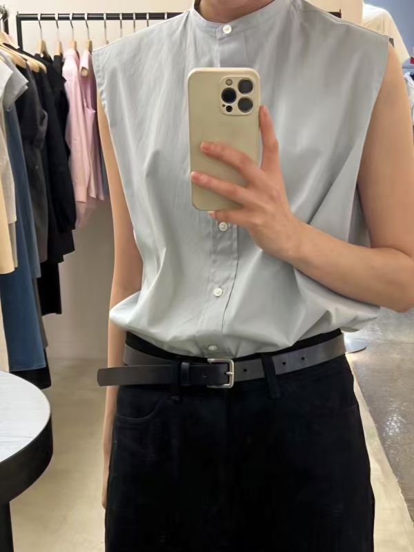 圓領無袖襯衫 韓流行女裝,設計師女裝,女裝,襯衫,棉織,無袖襯衫,單品,無袖上衣,棉質上衣,中性,極簡,廂型,歐美