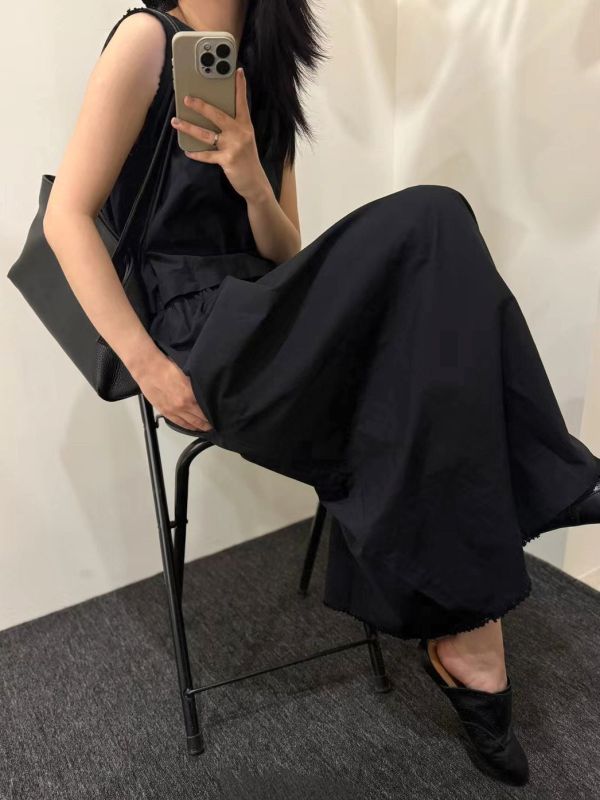 飾邊無袖洋裝 韓流行女裝,設計師女裝,女裝,洋裝,休閒洋裝,夏季洋裝,單品,洋裝,腰身,不易皺素材,經典色,腰身,無袖洋裝