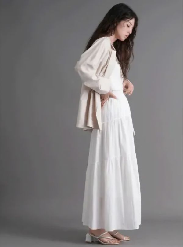 斜裁皺褶蛋糕裙 韓流行女裝,日系女裝,女裝,寬鬆感,棉質,大人系,女人味,夏長裙,剪裁,蛋糕裙,壓褶裙,白色長裙,皺褶長裙,白色長裙,清爽感