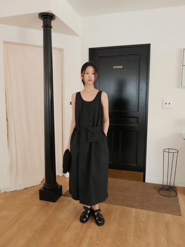 前後Ｕ領無袖洋裝 日系,韓流行女裝,無袖洋裝,背心洋裝,成套,腰包,沙漏型,大U領,褶份,挺版,上班族,長洋裝